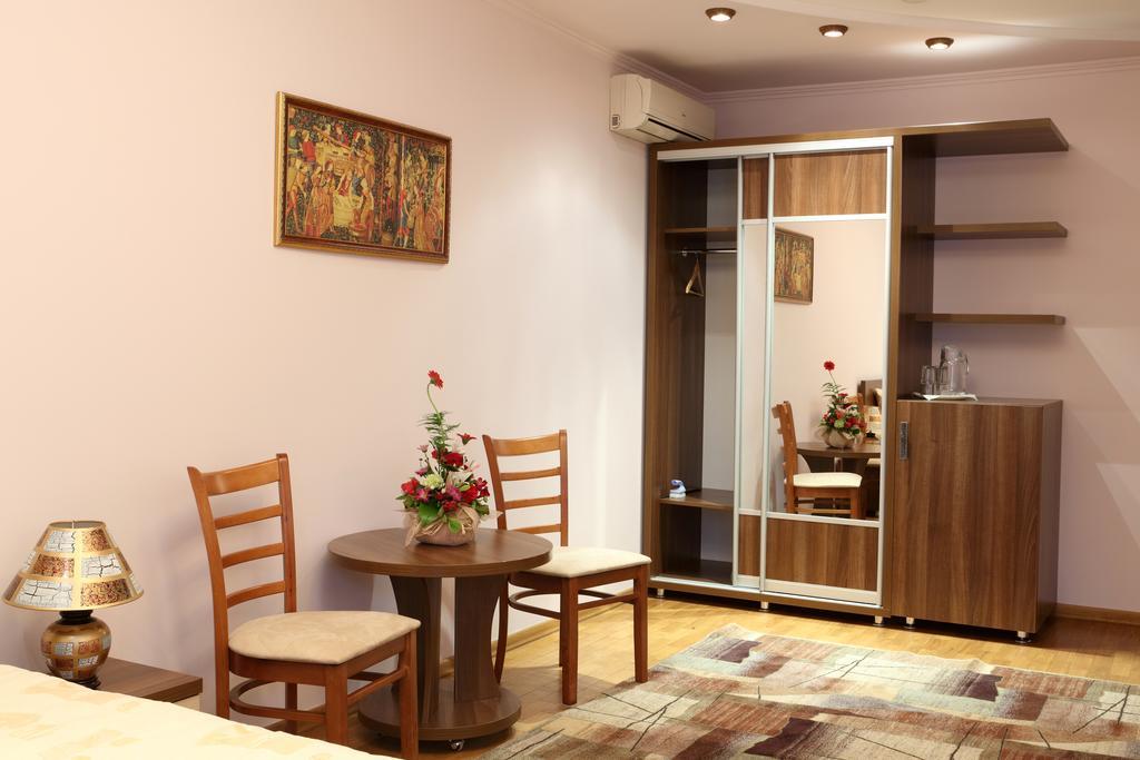 Hotel Bachus Chişinau Rum bild
