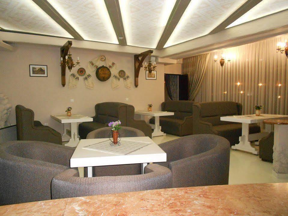 Hotel Bachus Chişinau Exteriör bild